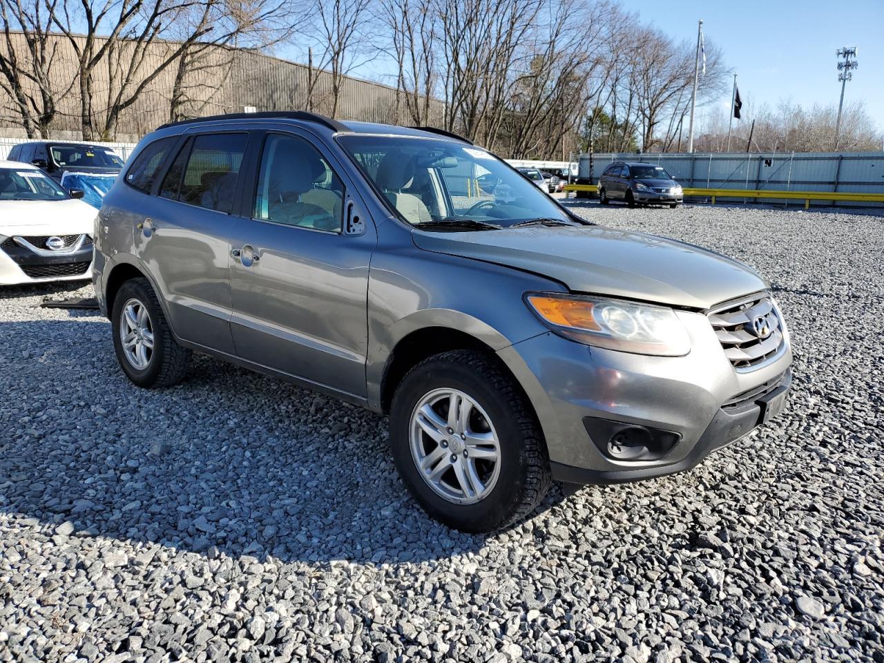 2011 HYUNDAI SANTA FE G - Image 4