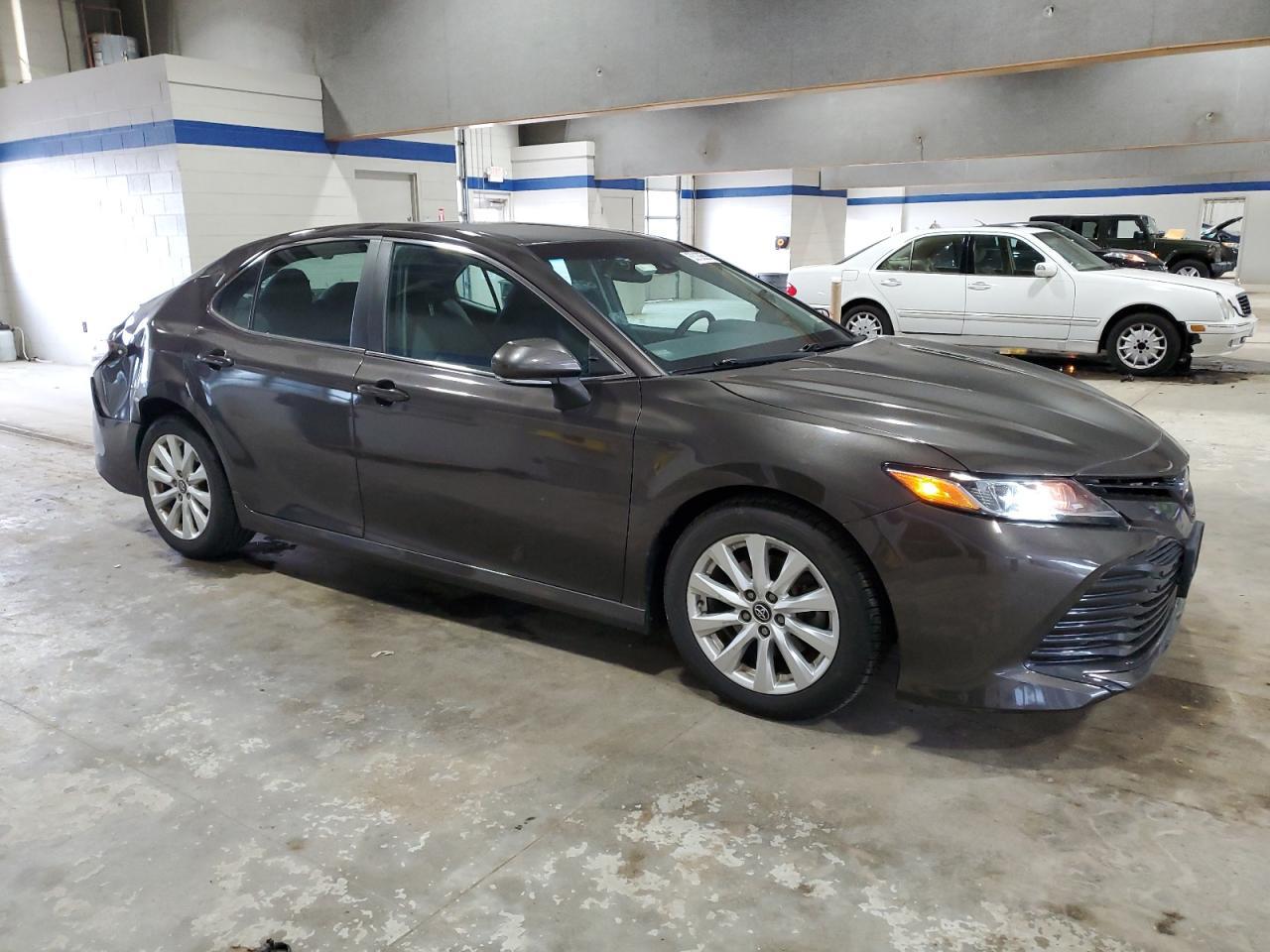 2018 TOYOTA CAMRY L - Фото 4