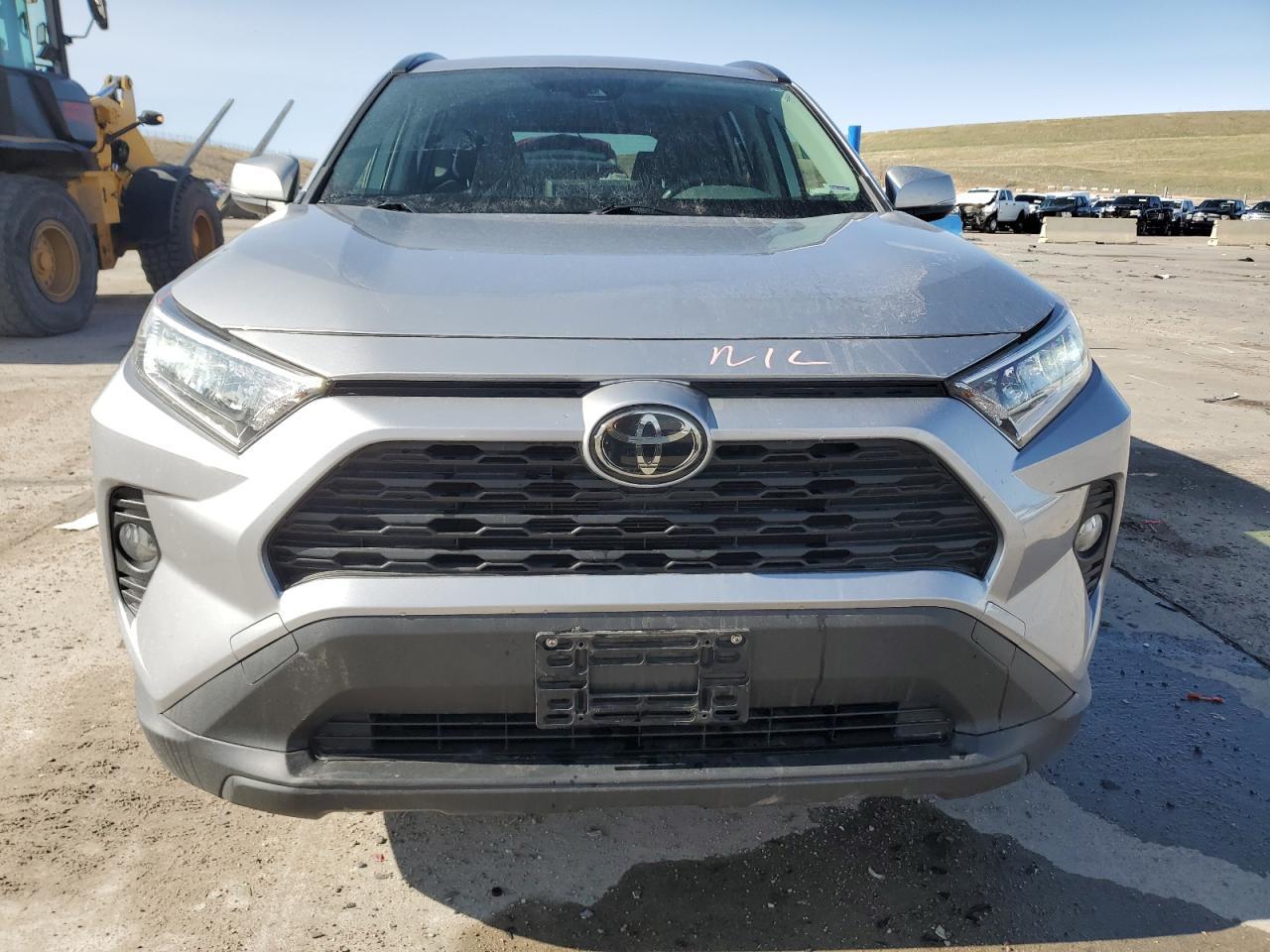 2020 TOYOTA RAV4 XLE - Фото 5