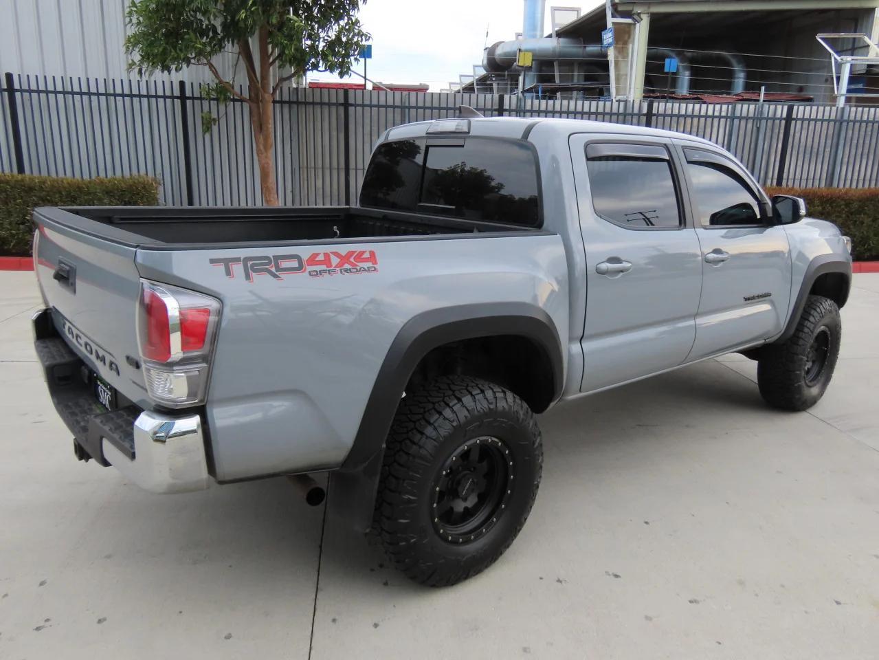 2019 TOYOTA TACOMA DOU - Фото 3
