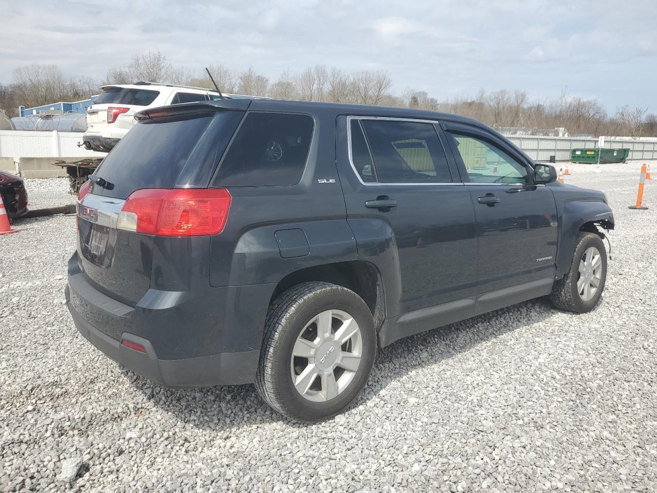 2013 GMC TERRAIN SL - Image 3