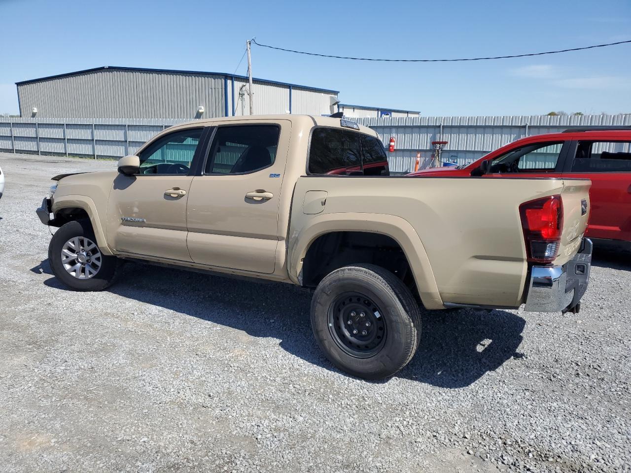 2018 TOYOTA TACOMA DOU - Фото 2