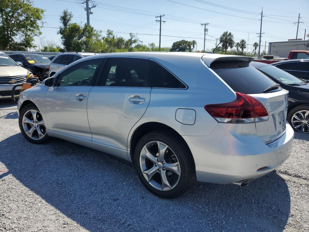 2014 TOYOTA VENZA LE - Image 2