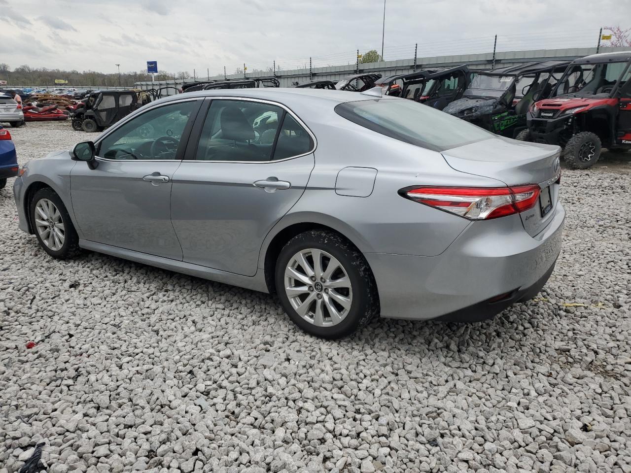 2020 TOYOTA CAMRY LE - Фото 2