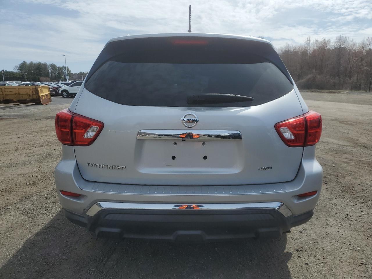 2017 NISSAN PATHFINDER - Image 6