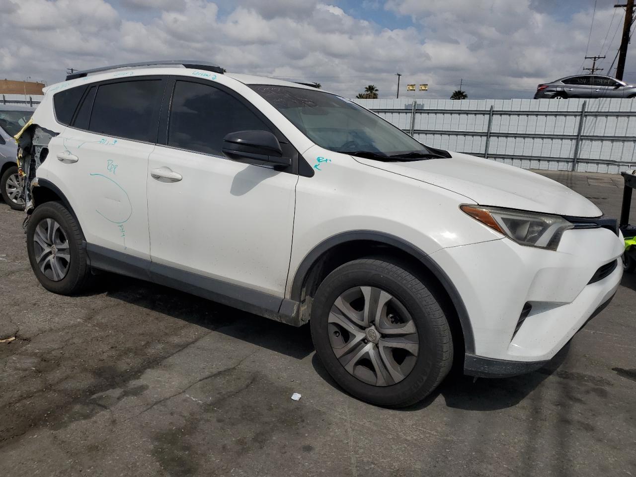 2018 TOYOTA RAV4 LE - Image 4