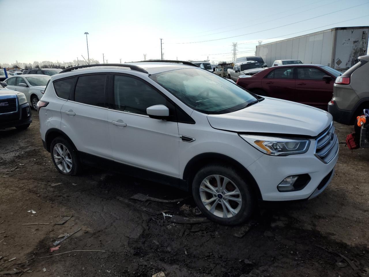 2017 FORD ESCAPE SE - Image 4