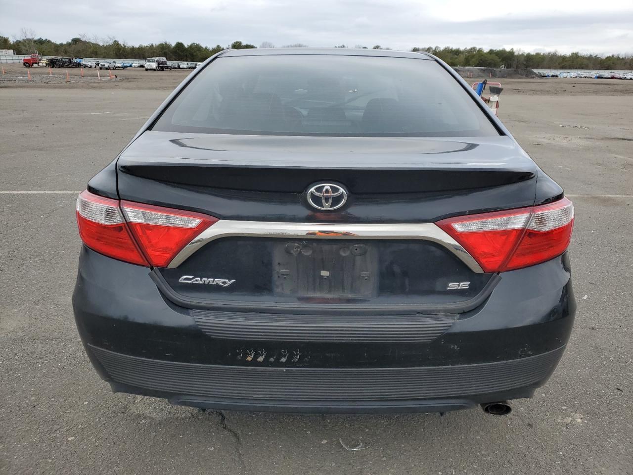 2016 TOYOTA CAMRY LE - Фото 6