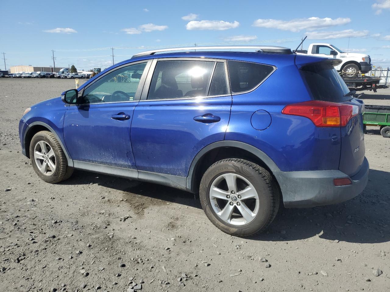 2015 TOYOTA RAV4 XLE - Фото 2