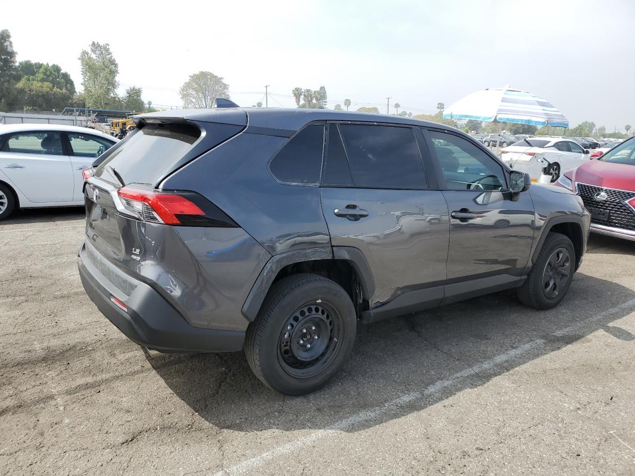 2023 TOYOTA RAV4 LE - Фото 3