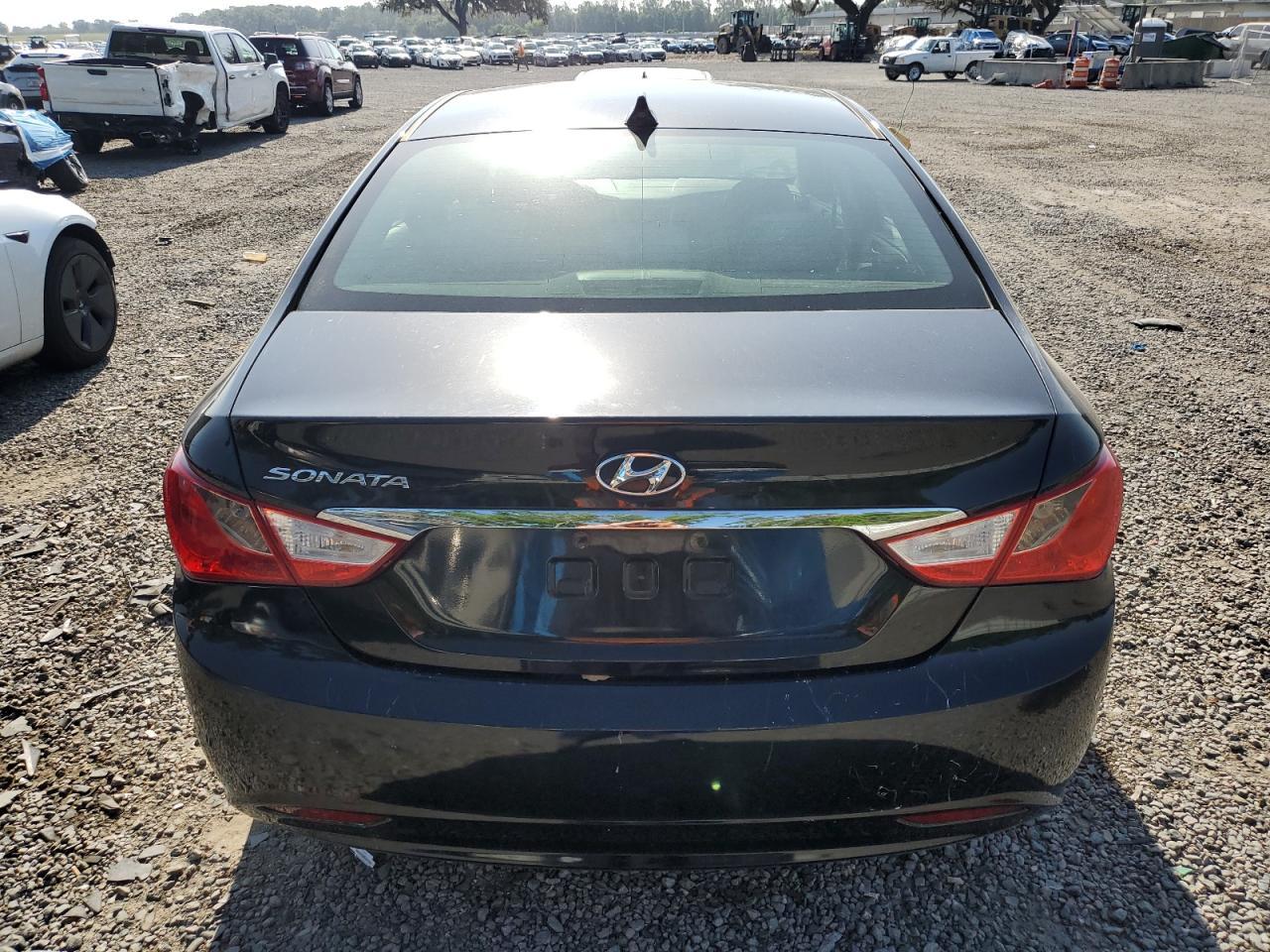 2013 HYUNDAI SONATA GLS - Image 6