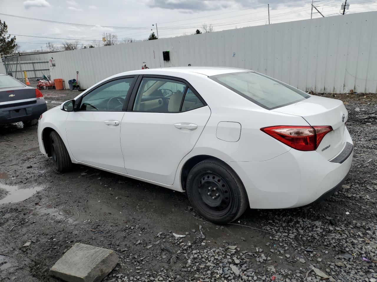 2019 TOYOTA COROLLA L - Фото 2