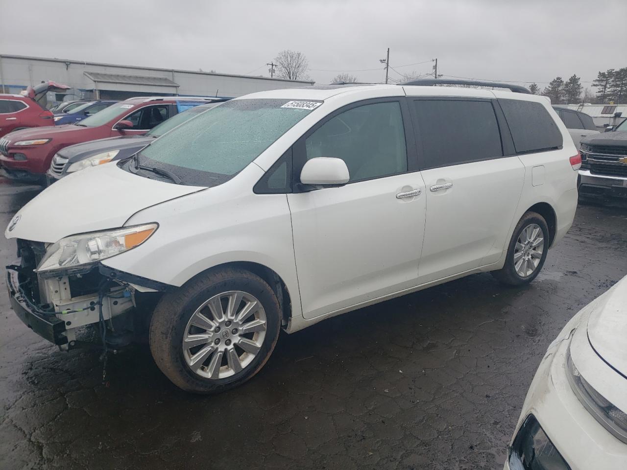 2011 TOYOTA SIENNA XLE