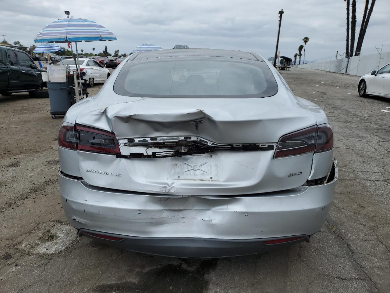 2015 TESLA MODEL S 85 - Image 6