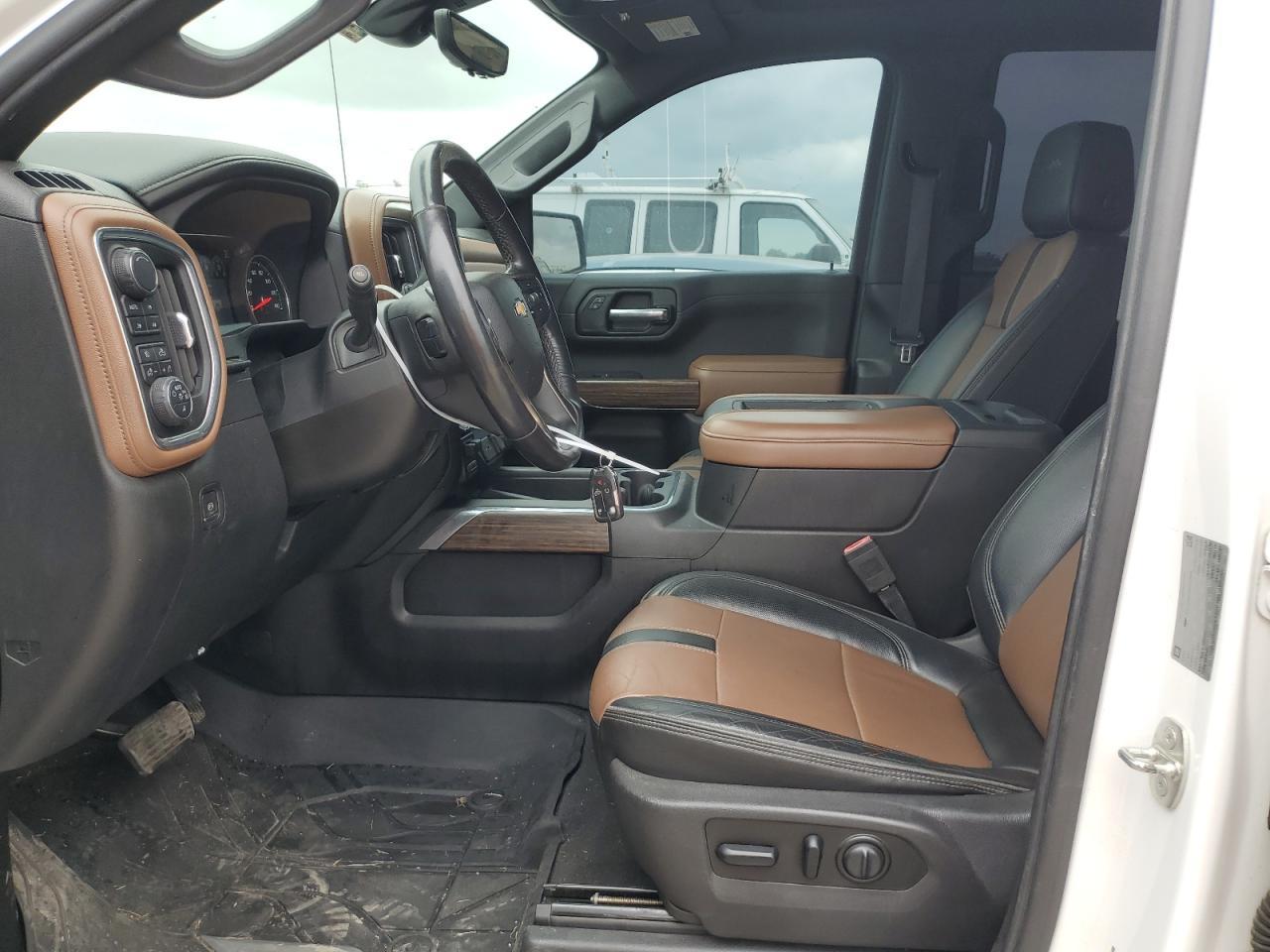 2019 CHEVROLET SILVERADO - Фото 7