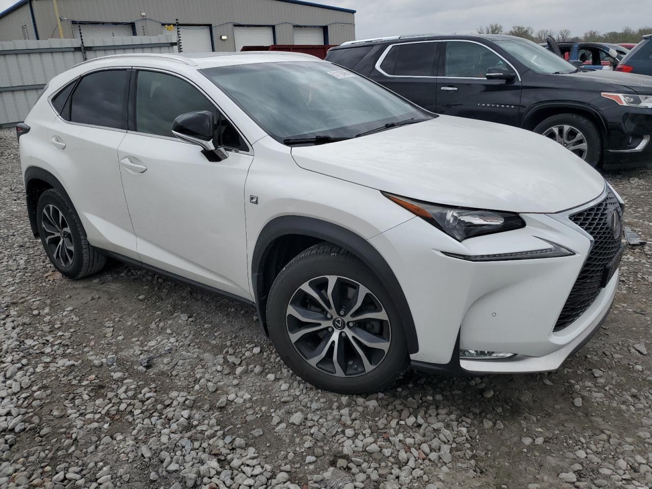 2015 LEXUS NX 200T - Фото 4