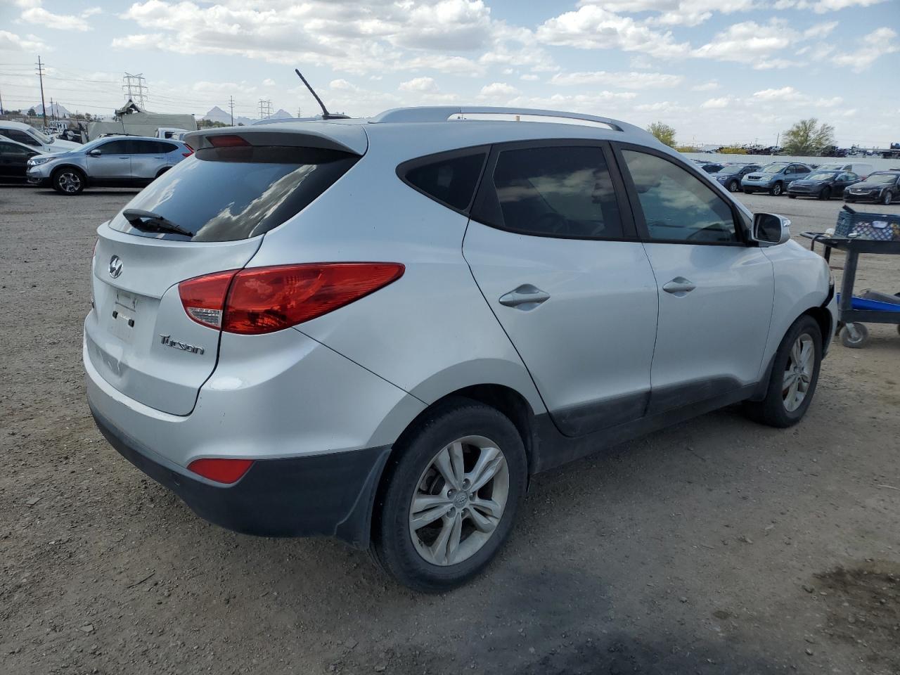 2012 HYUNDAI TUCSON GLS - Image 3