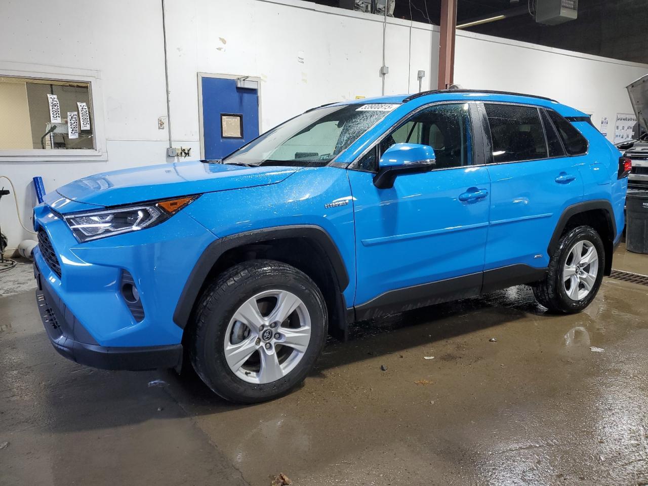 2020 TOYOTA RAV4 XLE
