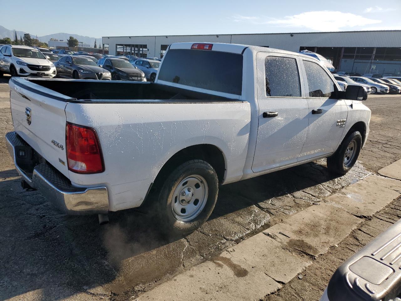 2019 RAM 1500 CLASS - Image 3