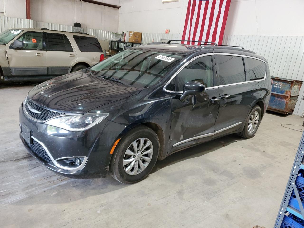 2017 CHRYSLER PACIFICA T