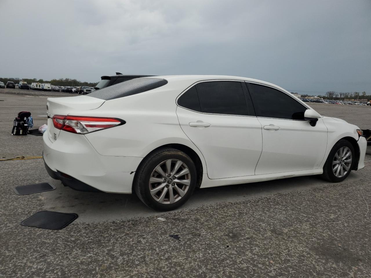 2018 TOYOTA CAMRY L - Фото 3