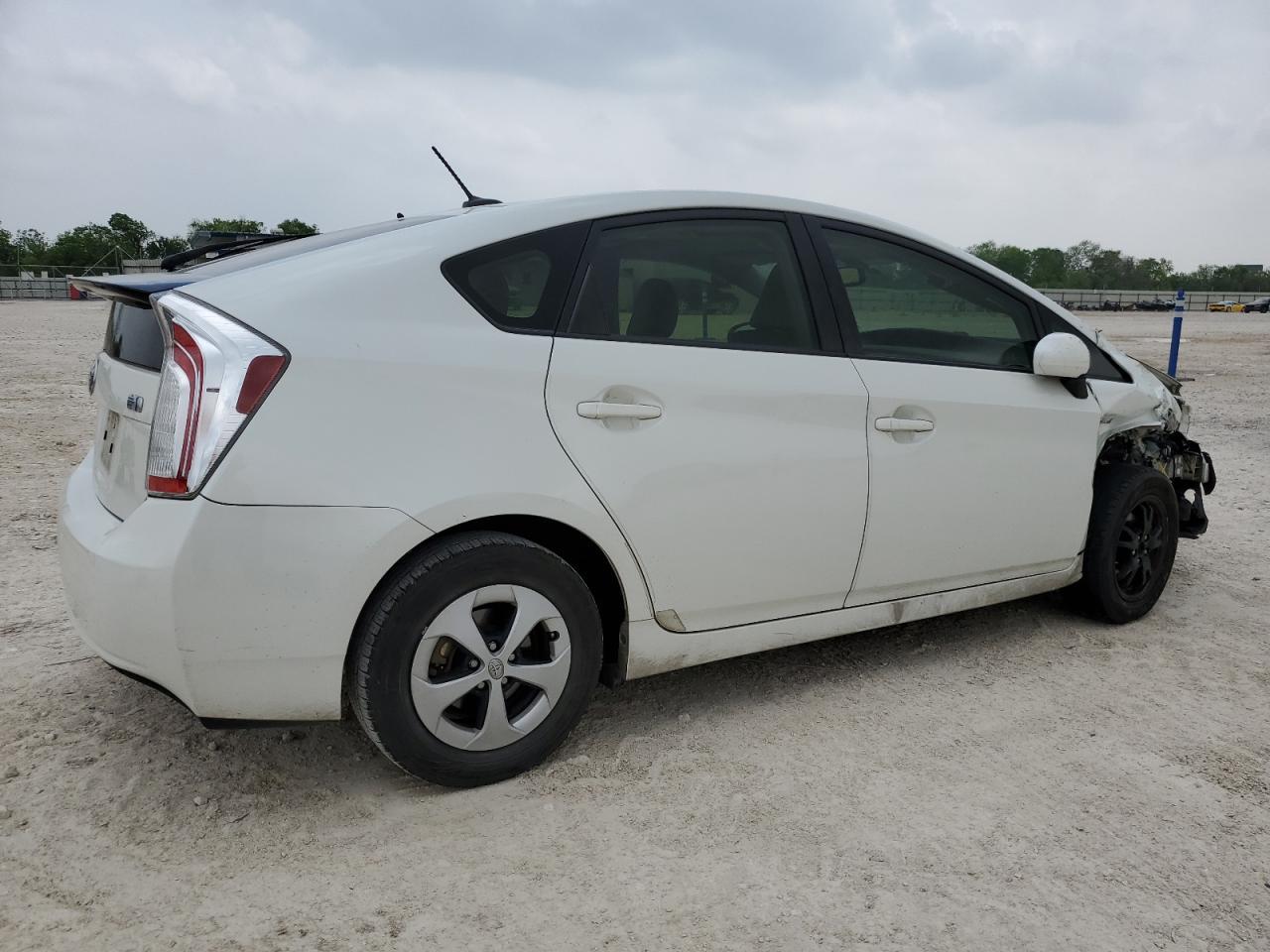 2015 TOYOTA PRIUS - Image 3