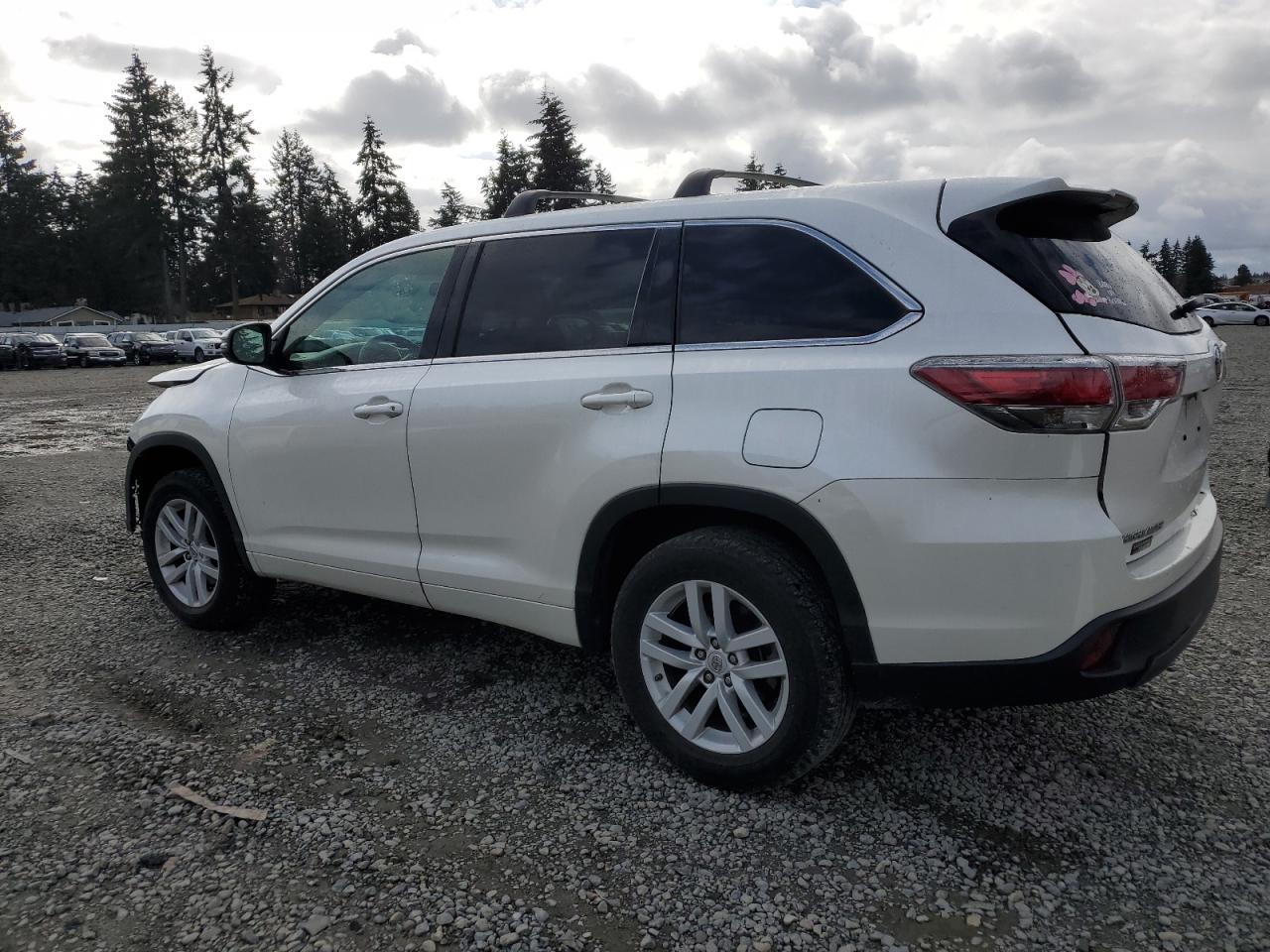 2015 TOYOTA HIGHLANDER - Image 2