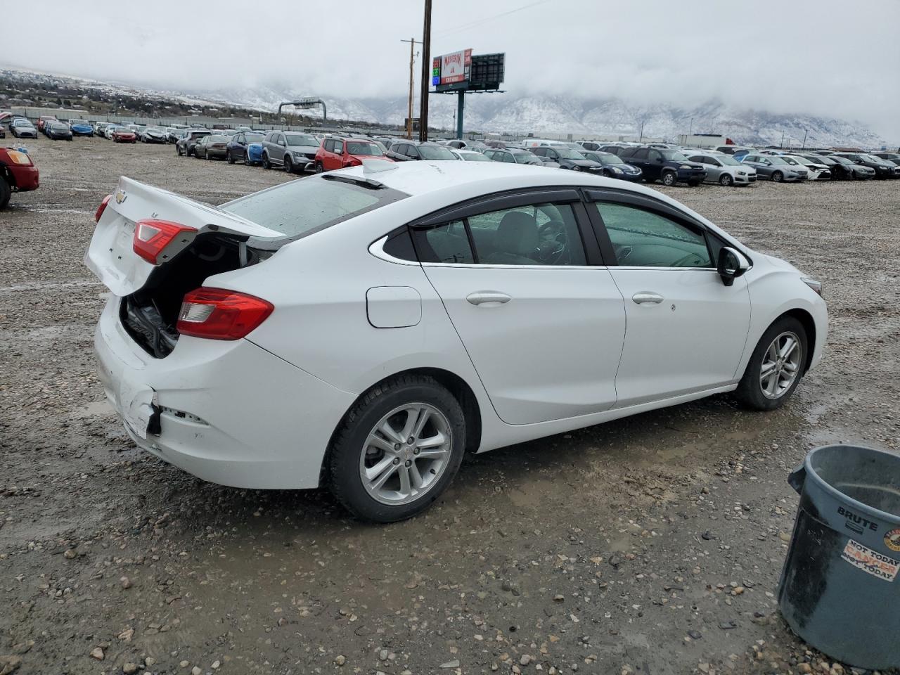2017 CHEVROLET CRUZE LT - Image 3