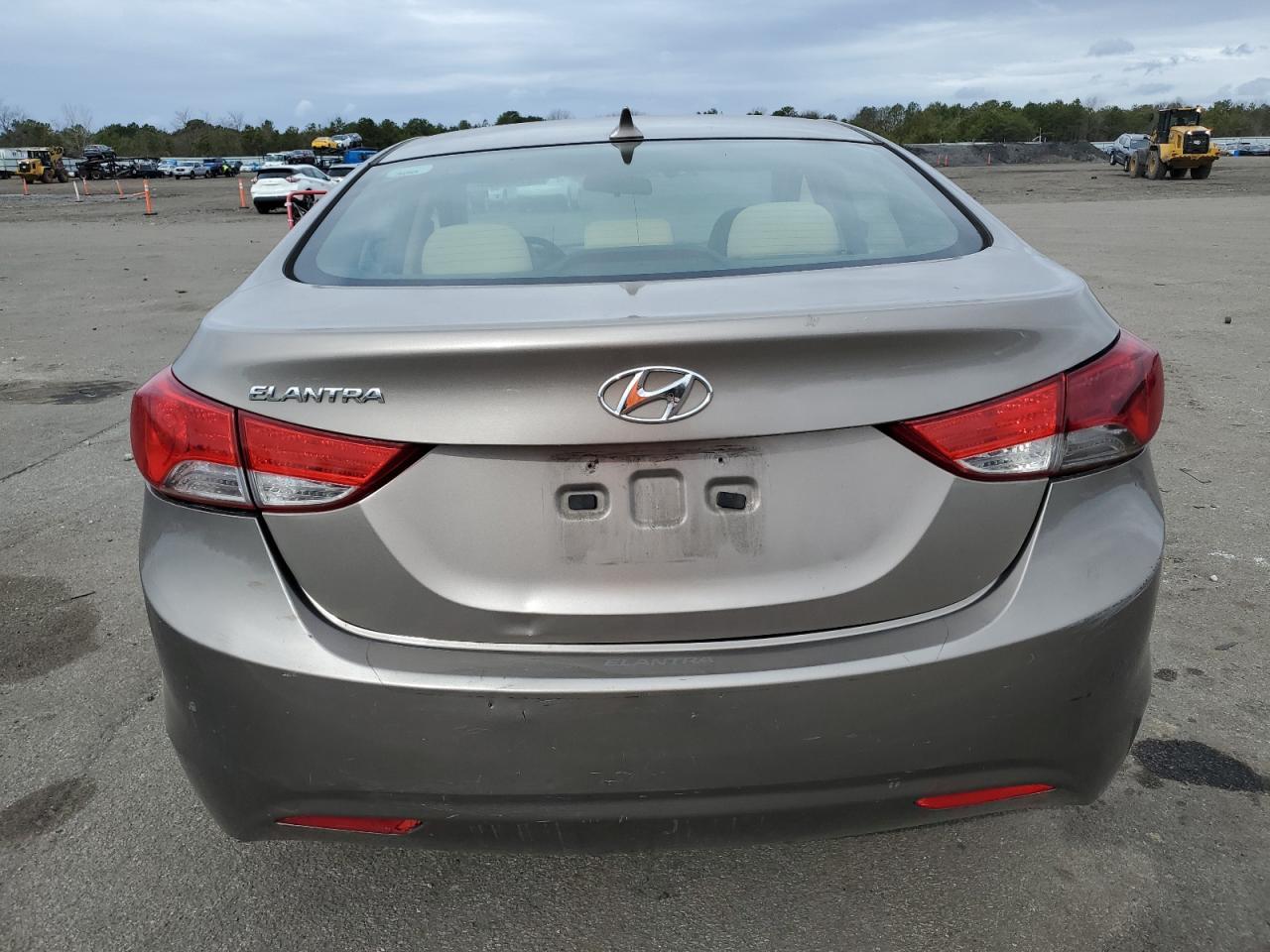 2013 HYUNDAI ELANTRA GL - Image 6