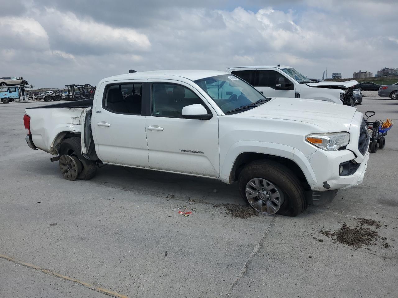 2017 TOYOTA TACOMA DOU - Фото 4
