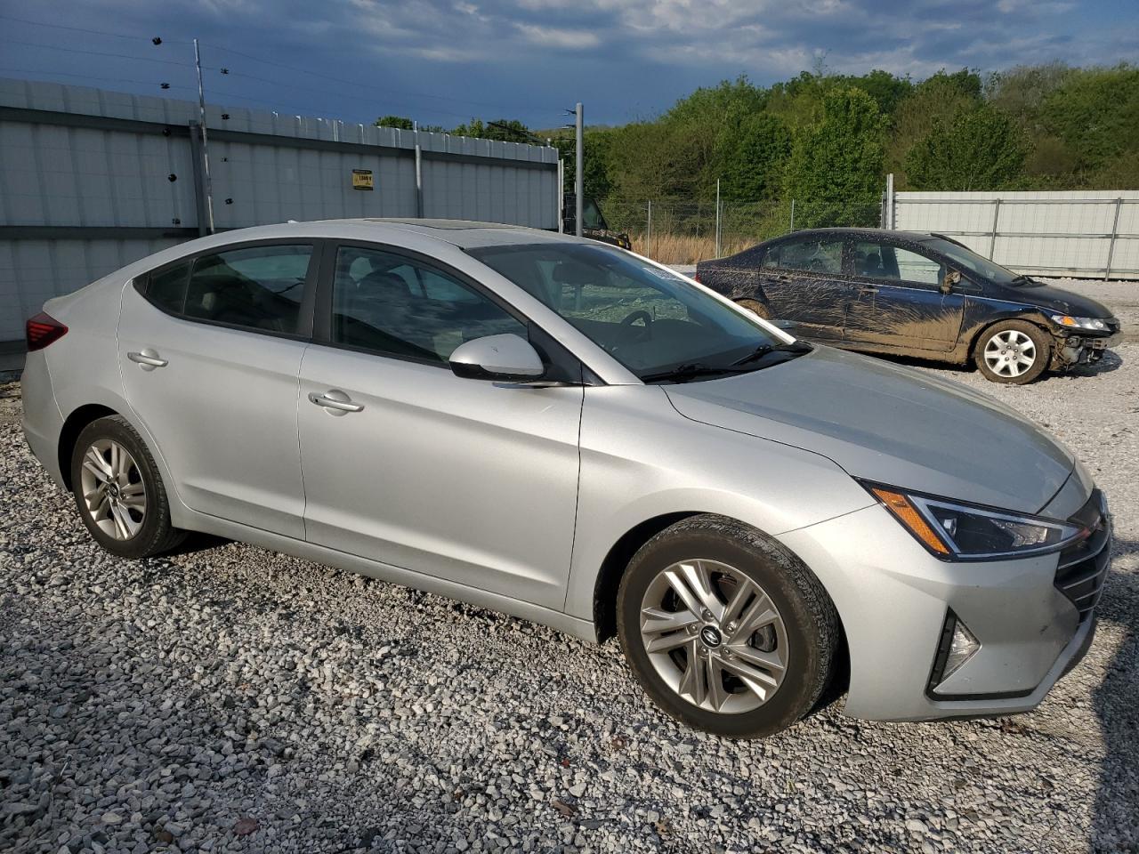 2019 HYUNDAI ELANTRA SE - Фото 4