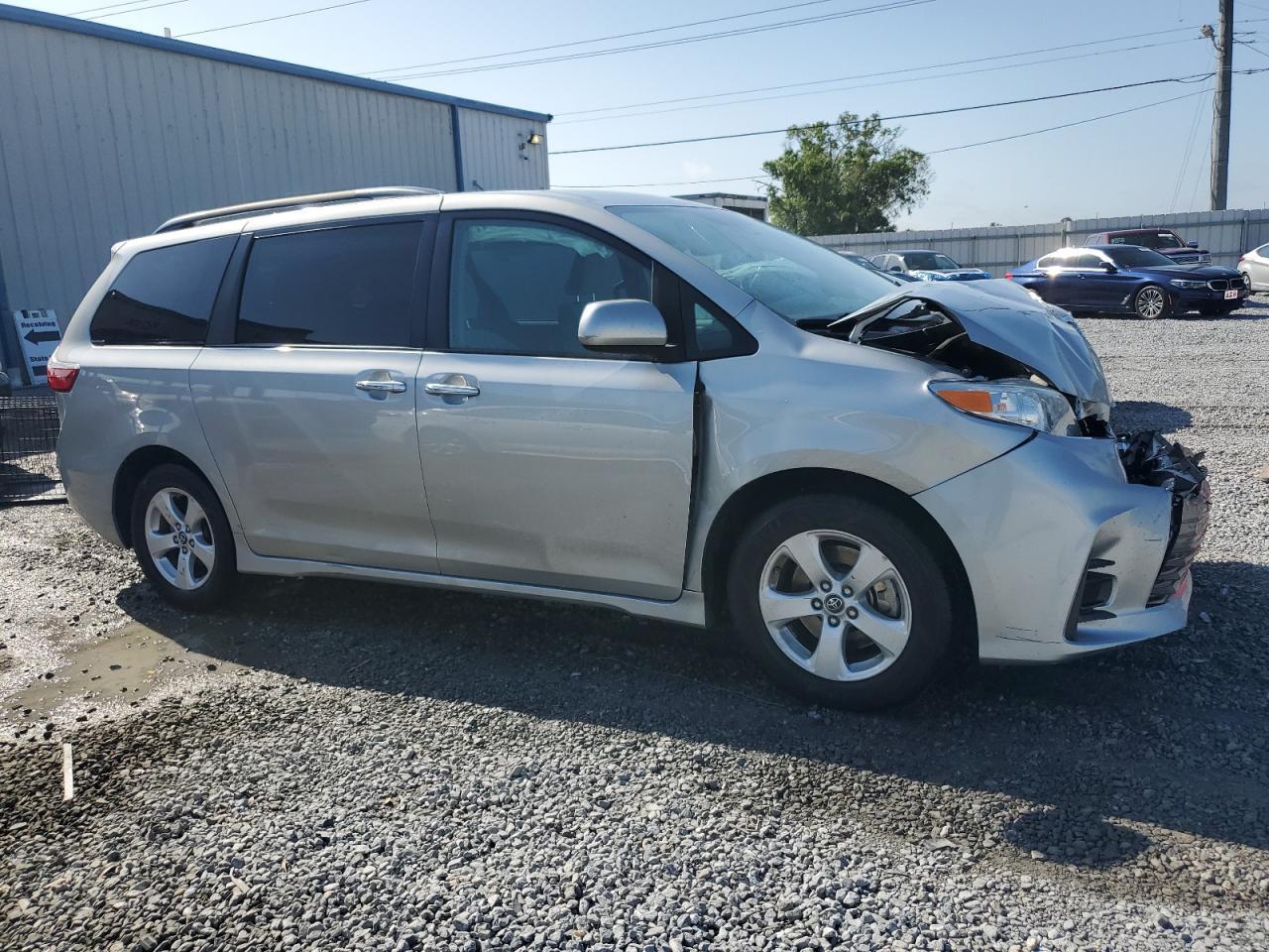 2019 TOYOTA SIENNA LE - Фото 4