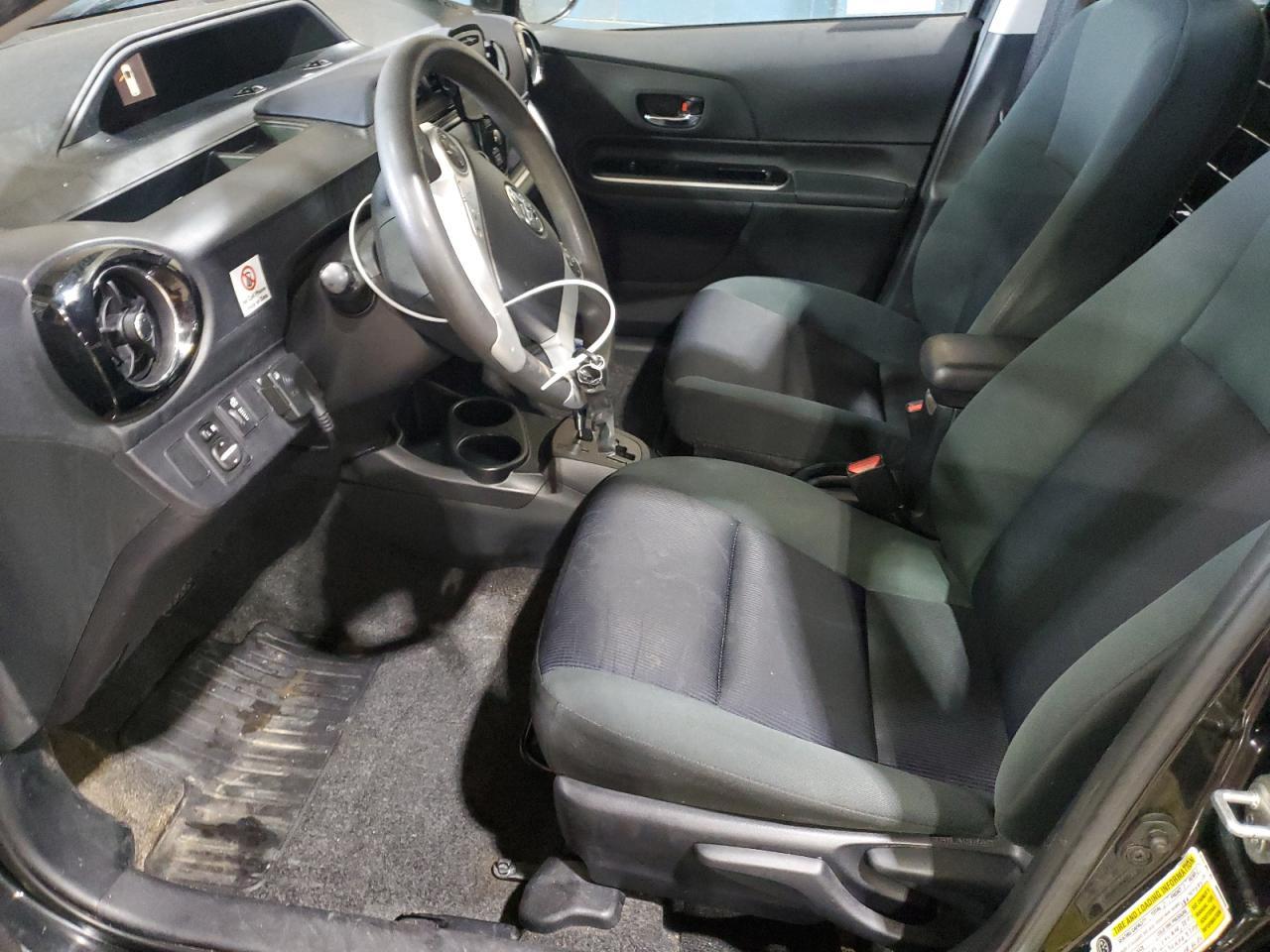 2016 TOYOTA PRIUS C - Image 7
