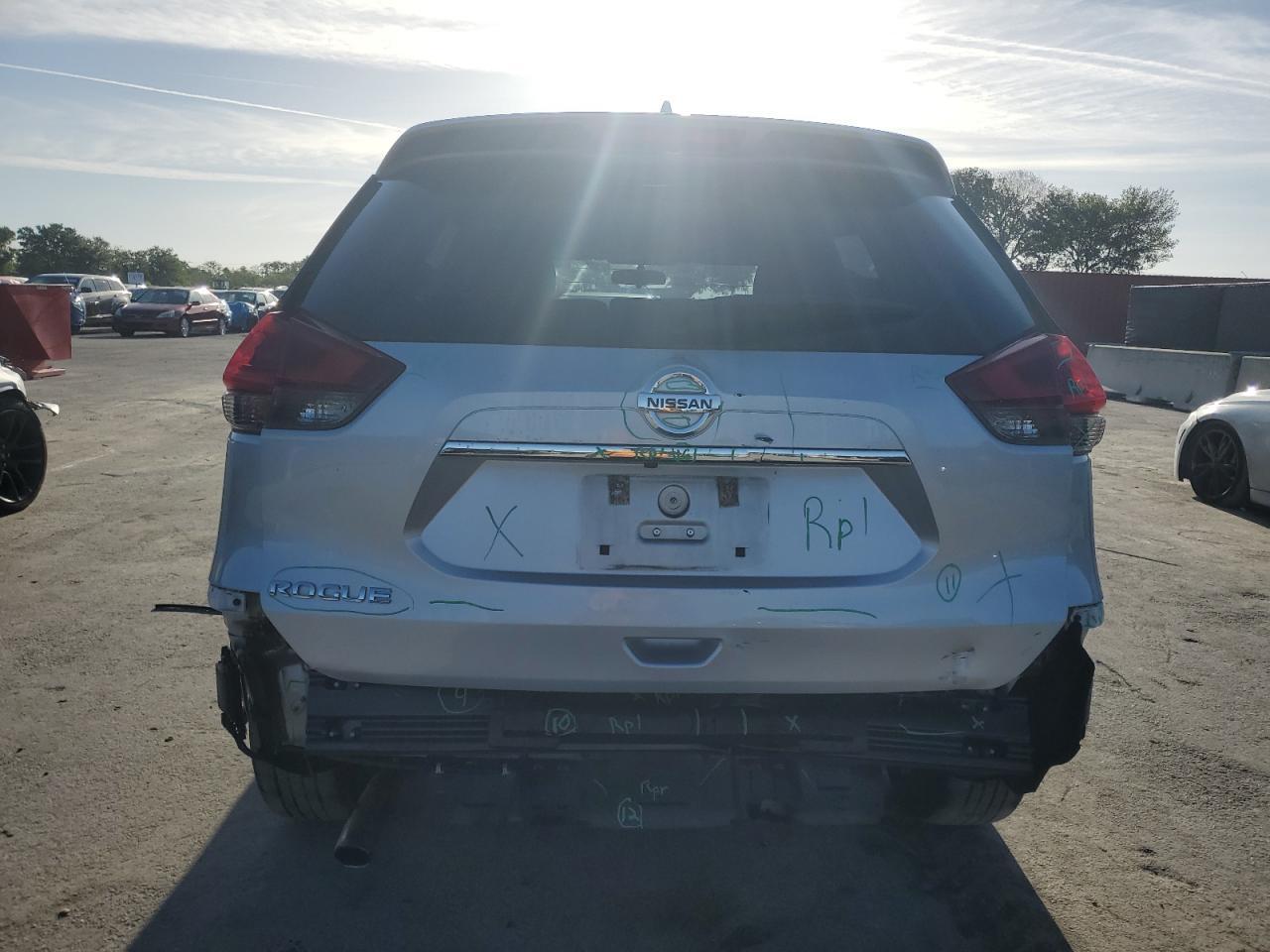 2018 NISSAN ROGUE S - Фото 6