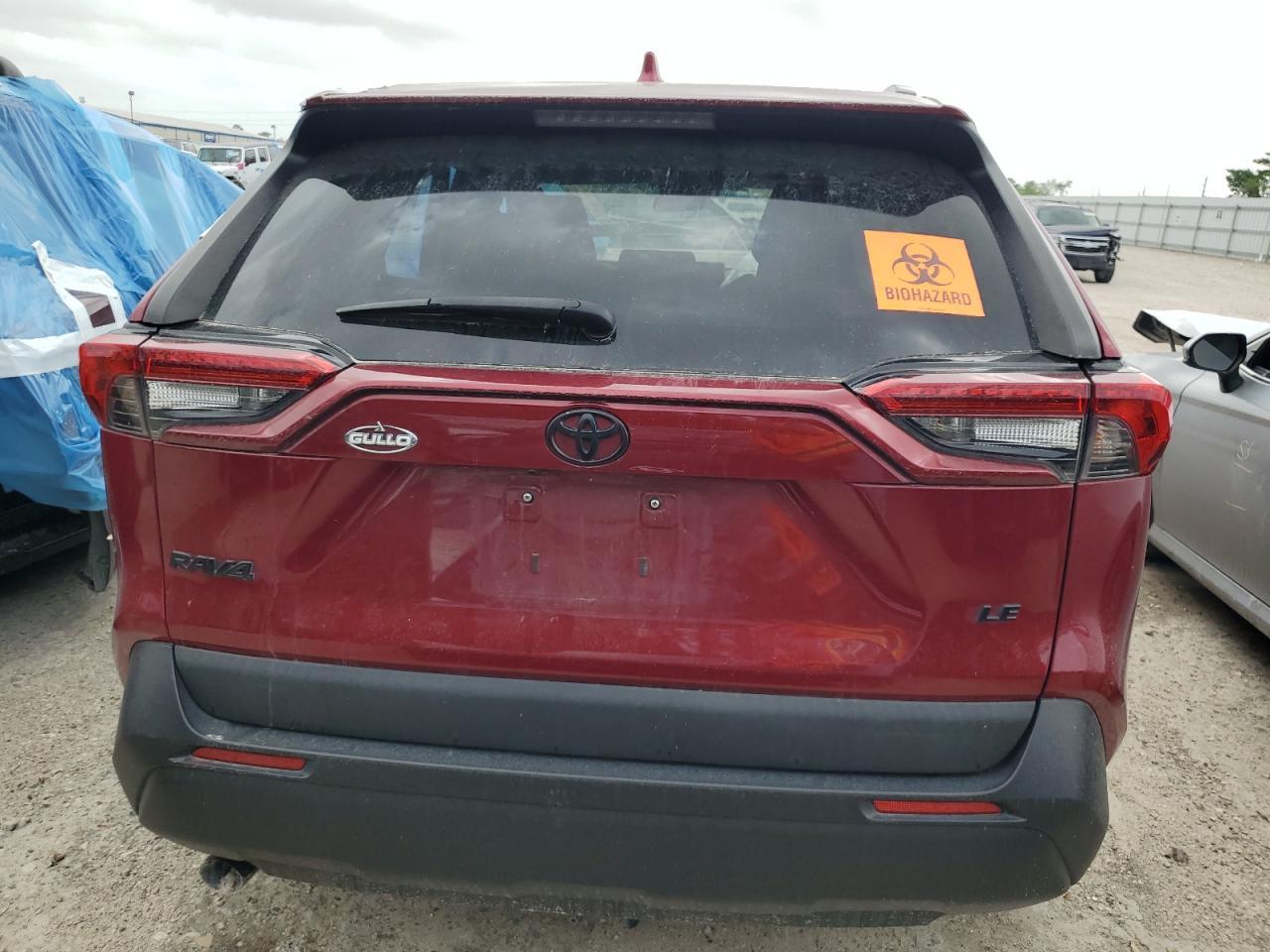 2021 TOYOTA RAV4 LE - Фото 6