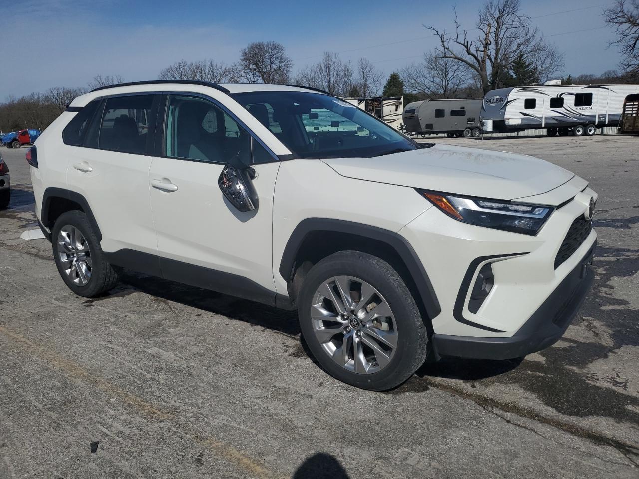 2022 TOYOTA RAV4 XLE P - Image 4