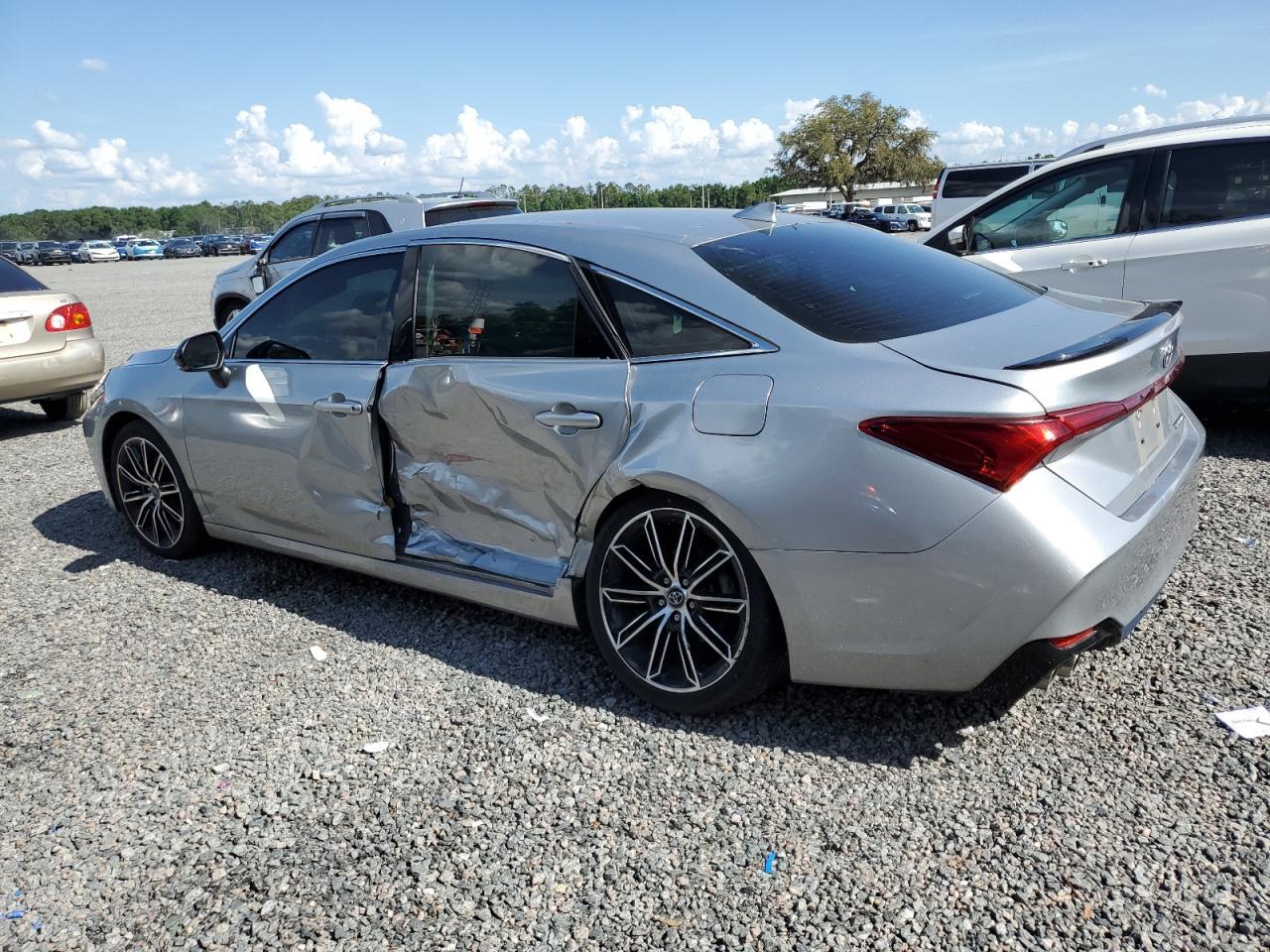 2019 TOYOTA AVALON XLE - Фото 2