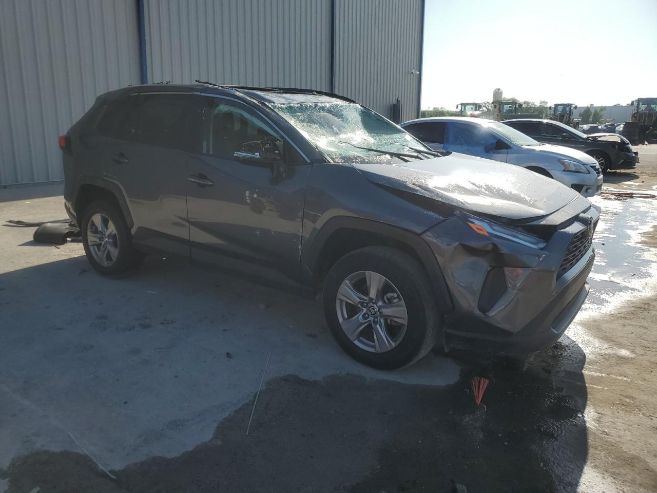 2022 TOYOTA RAV4 XLE - Image 4