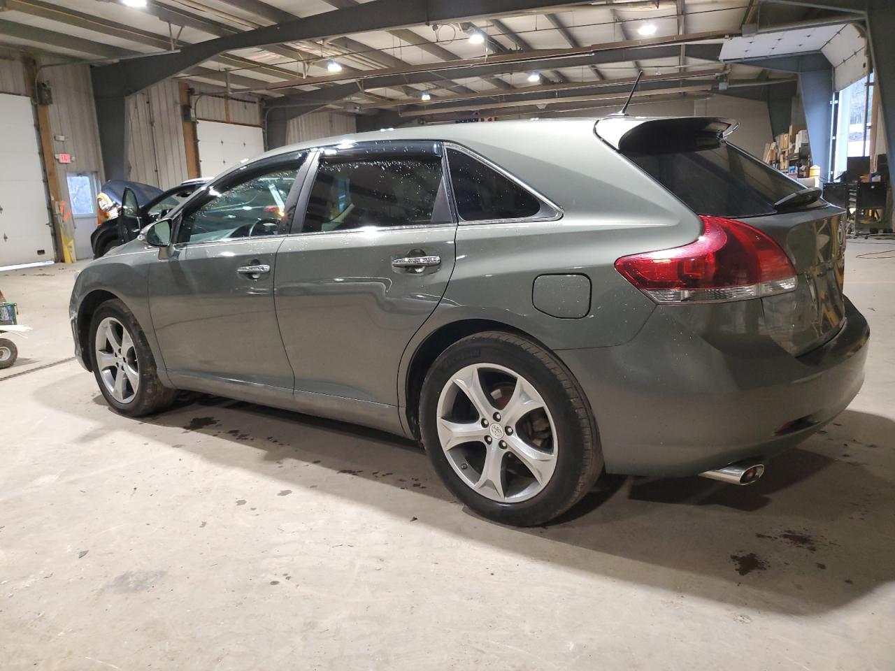 2013 TOYOTA VENZA LE - Фото 2