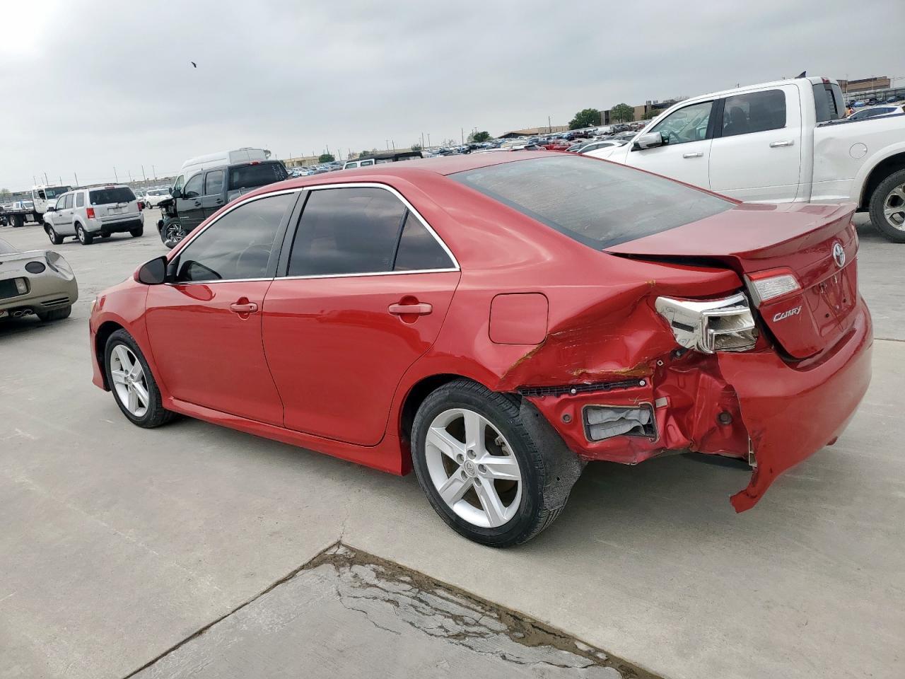 2014 TOYOTA CAMRY L - Фото 2