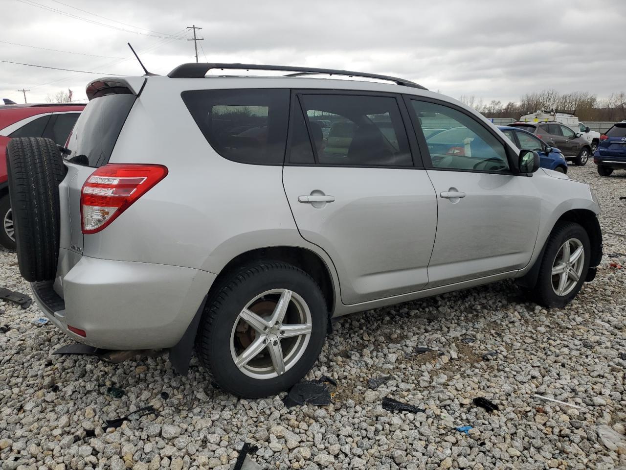 2011 TOYOTA RAV4 - Image 3