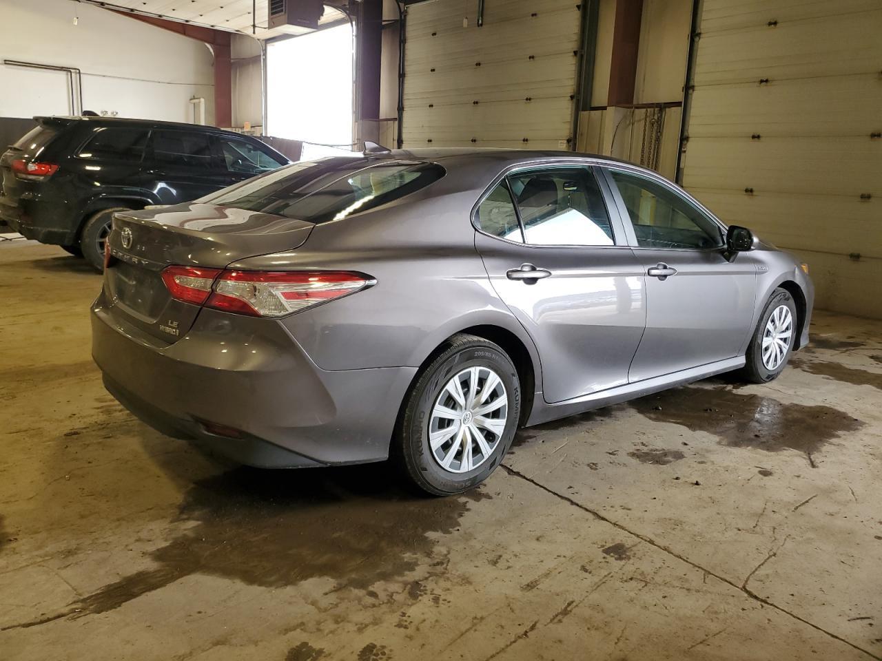 2020 TOYOTA CAMRY LE - Фото 3