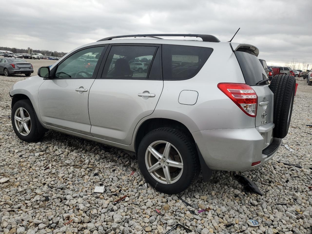 2011 TOYOTA RAV4 - Image 2
