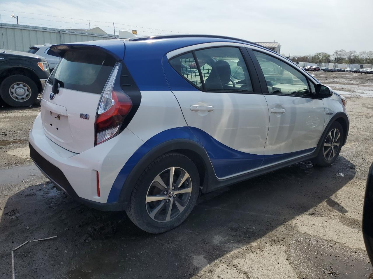 2018 TOYOTA PRIUS C - Image 3