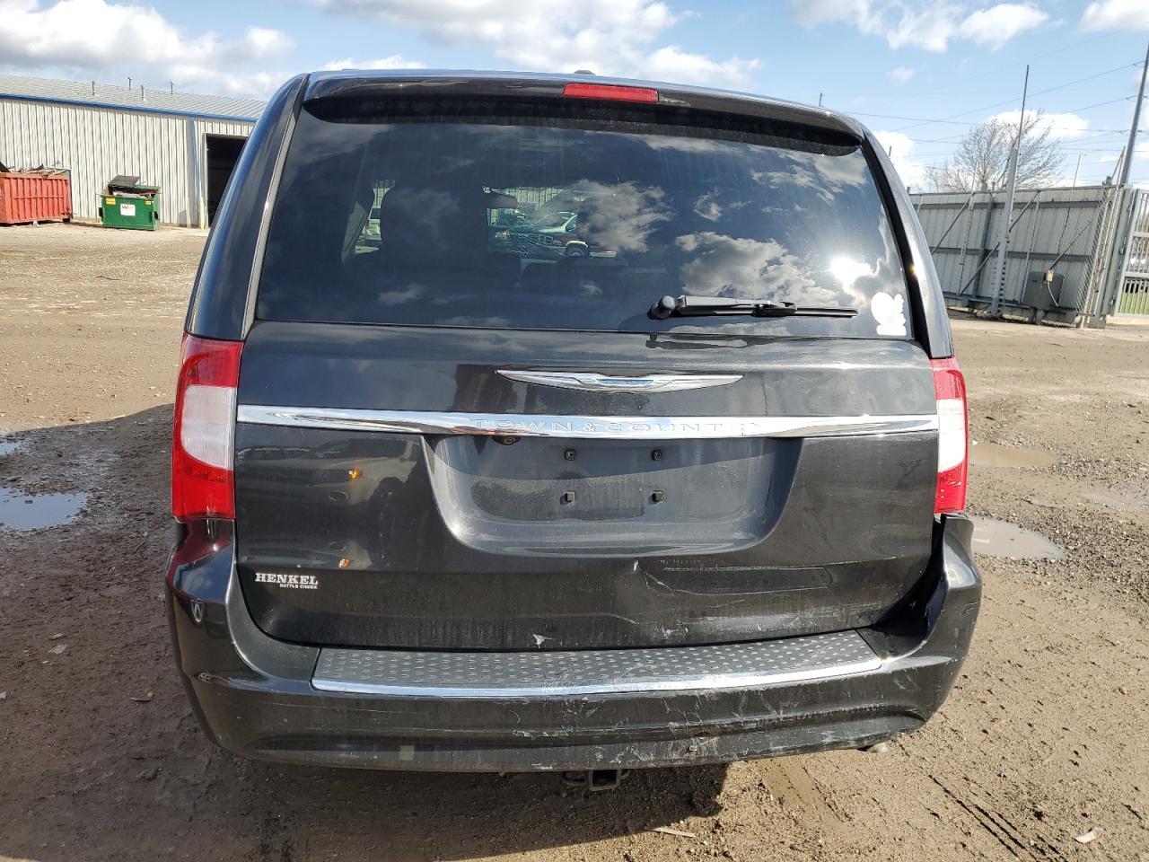 2014 CHRYSLER TOWN & COU - Image 6