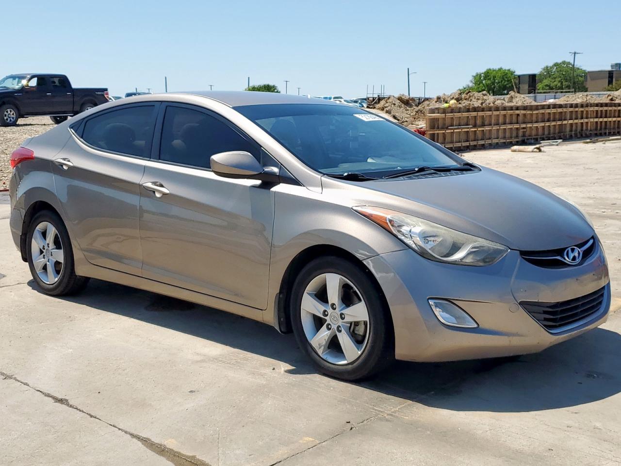 2013 HYUNDAI ELANTRA GL - Фото 4