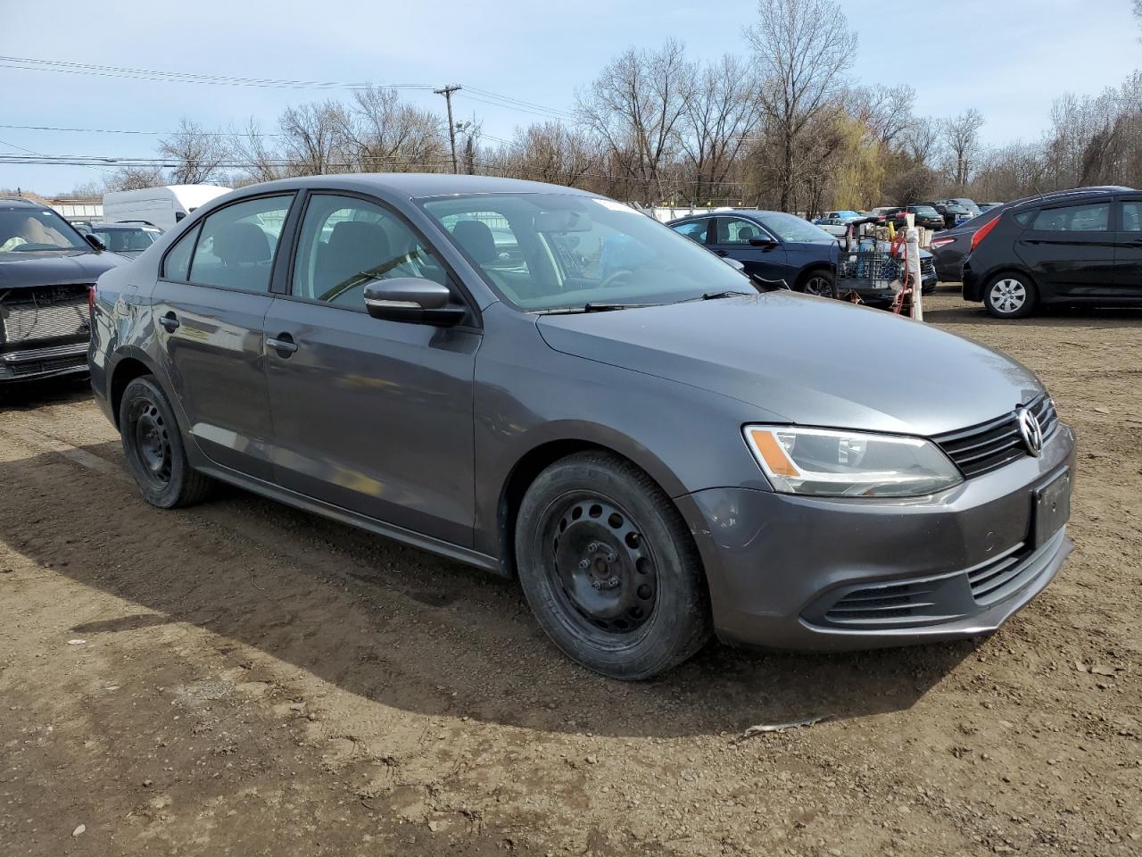 2013 VOLKSWAGEN JETTA BASE - Image 4