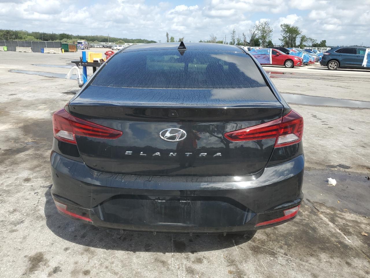 2019 HYUNDAI ELANTRA SE - Фото 6