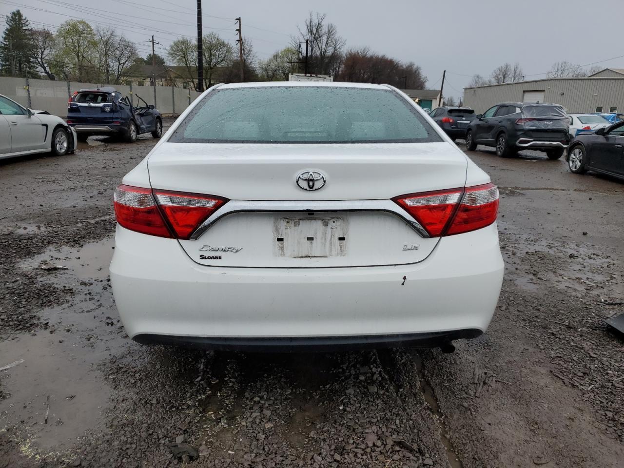 2017 TOYOTA CAMRY LE - Фото 6
