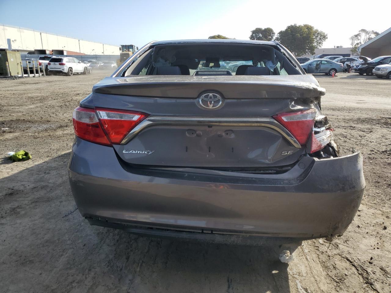 2016 TOYOTA CAMRY LE - Image 6